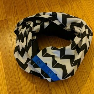 Lululemon infinity scarf